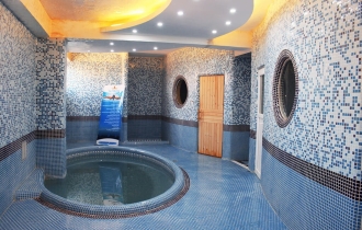 Sauna and Jacuzzi