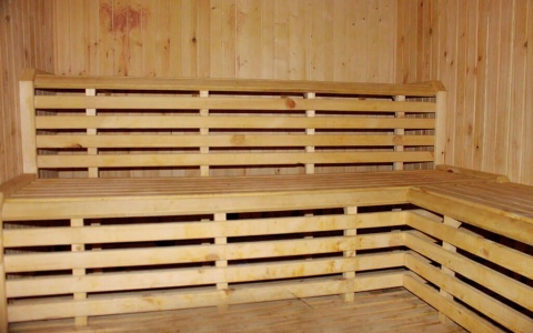 sauna-and-jacuzzi-1